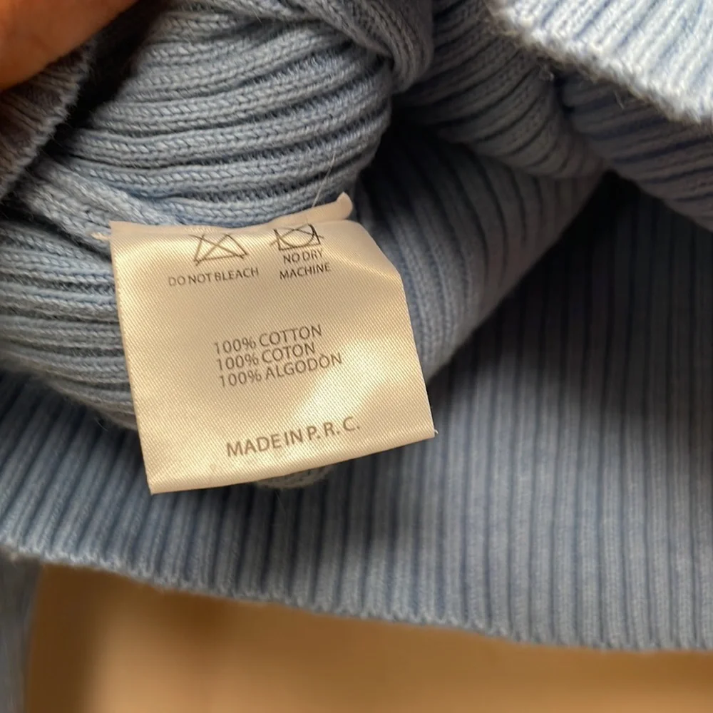 Brandy Melville Cropped Sweater - Picture 7 of 7